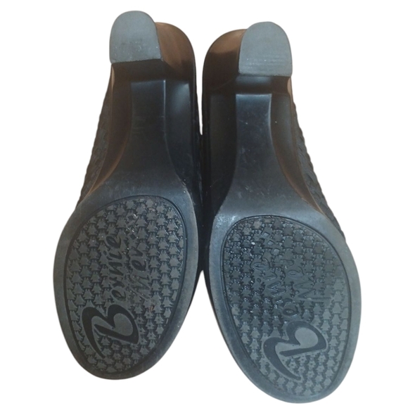 bernie mev Black Woven Textured Heels Women's Black Ankle Booties. Size 8 - Picture 8 of 12